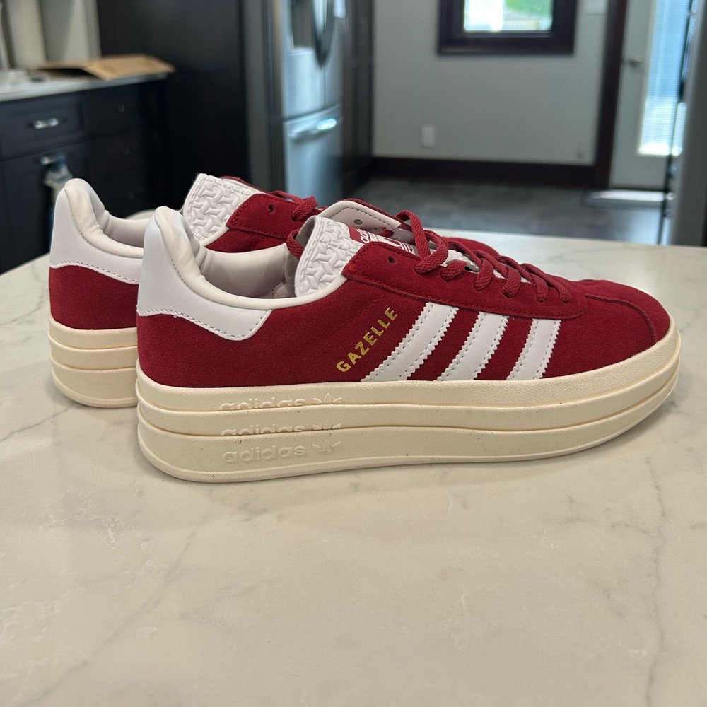 adidas gazelle bolds shadow red women’s size 8 brand new/never worn